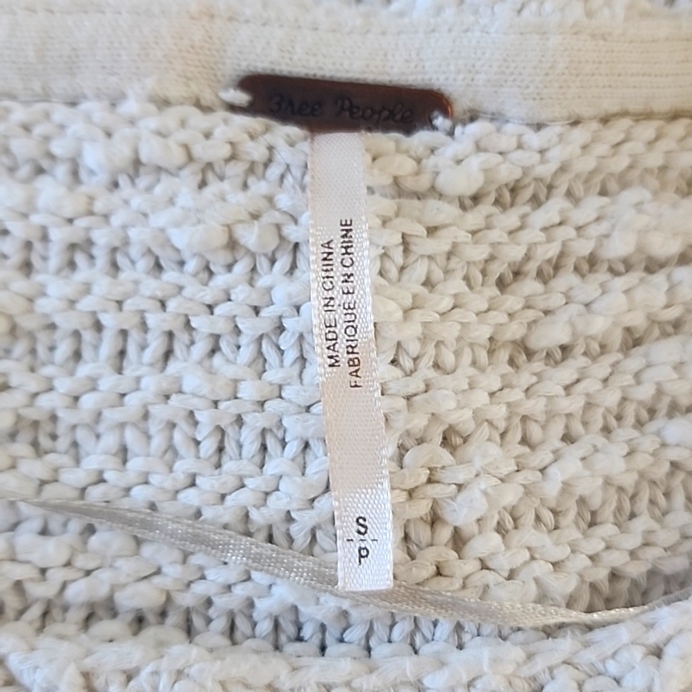 ✨️Free People Oversized Knit Sweater✨️ - Picture 2 of 5